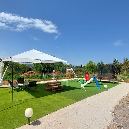 Black N' White Cozy Housegarden Alexandroupoli Exterior photo