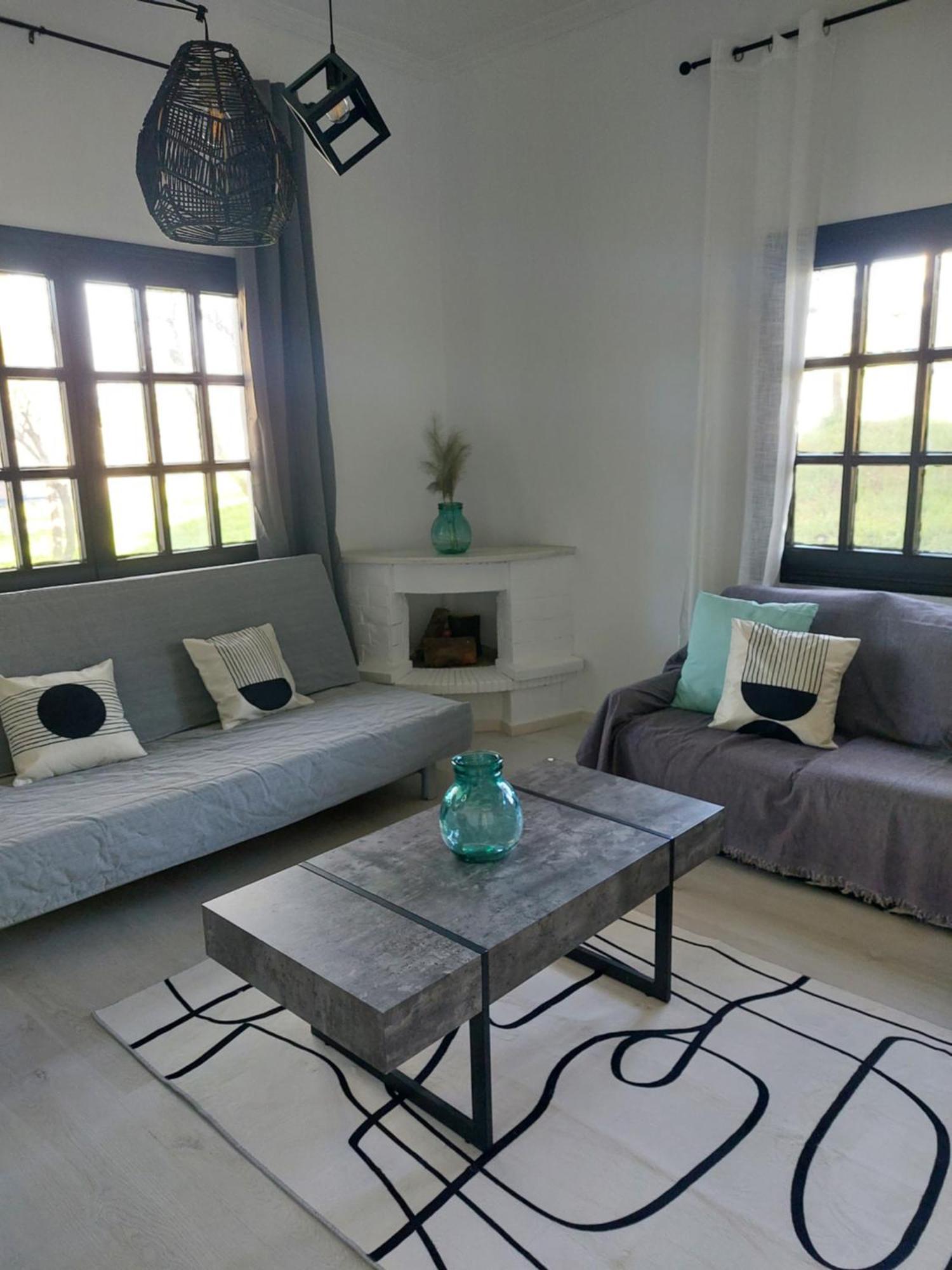 Black N' White Cozy Housegarden Alexandroupoli Exterior photo