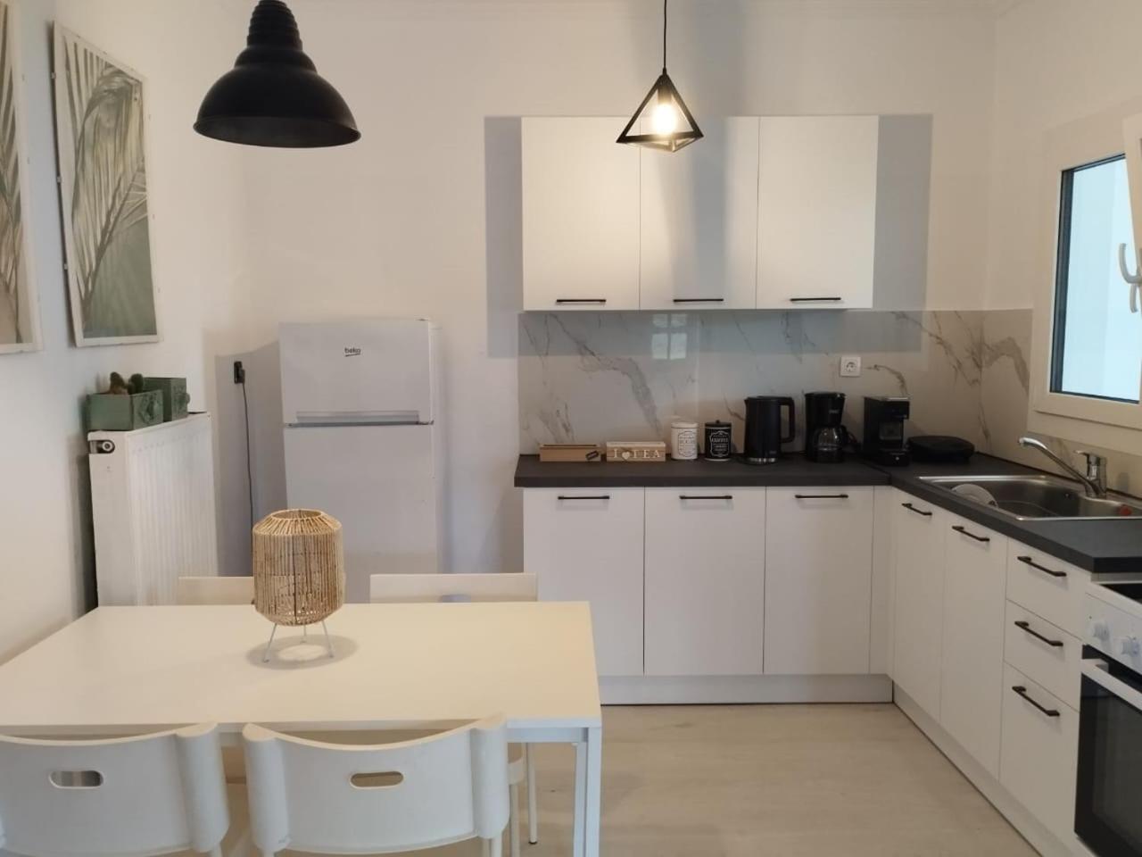 Black N' White Cozy Housegarden Alexandroupoli Exterior photo